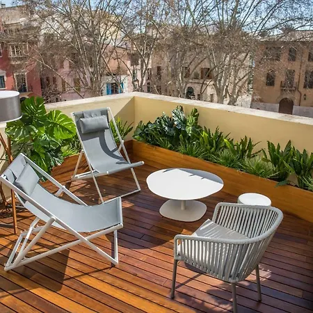 Fabulous Townhouse In The Core Of *