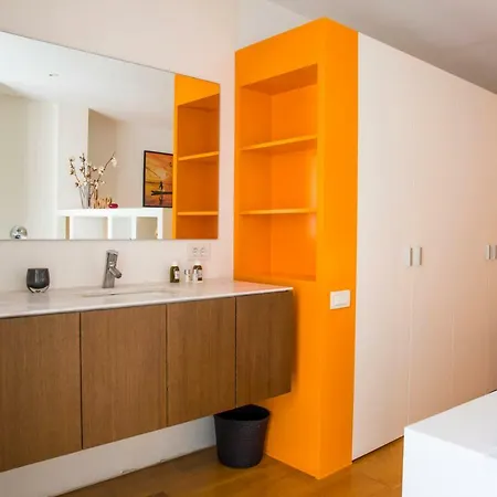 Fabulous Townhouse In The Core Of